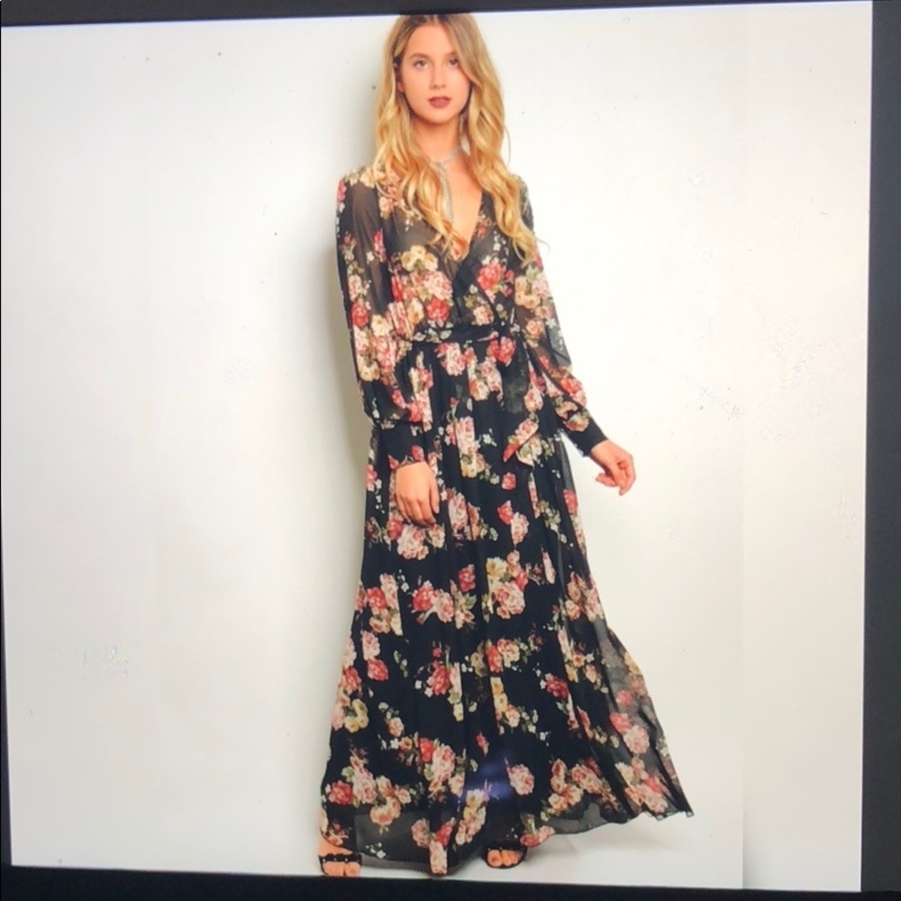 Black sheer on top long sleeve floral prin…